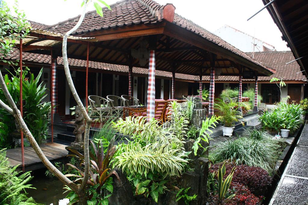 Hotel Ratih Mataram Bagian luar foto